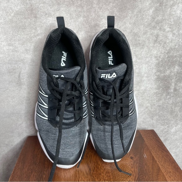 Fila Travalo Grey/Black Big Boys Sneakers Size 5 Like New Worn Once - Picture 12 of 15